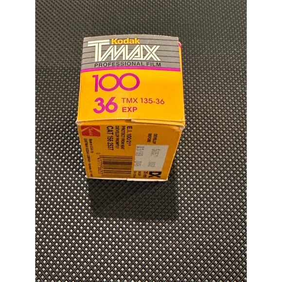 Kodak T-MAX 100 TMX 135-36 Expired 35mm Black & White Film Roll 36 Exp 1989 - Picture 1 of 4